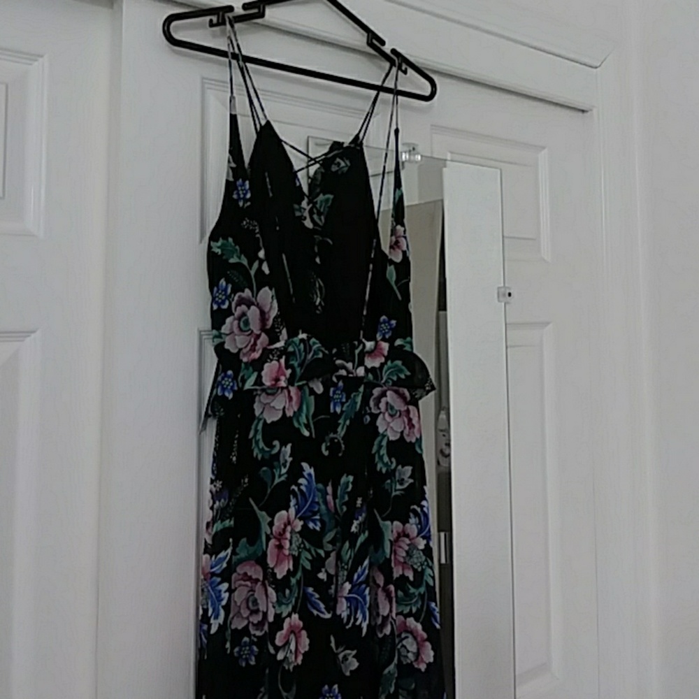Dress - Picture 3 of 4